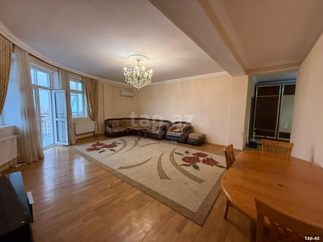 Kirayə verilir 4 otaqlı yeni tikili 190 m²
