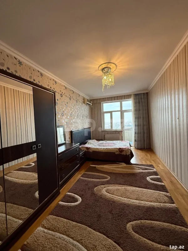 Kirayə verilir 4 otaqlı yeni tikili 190 m²