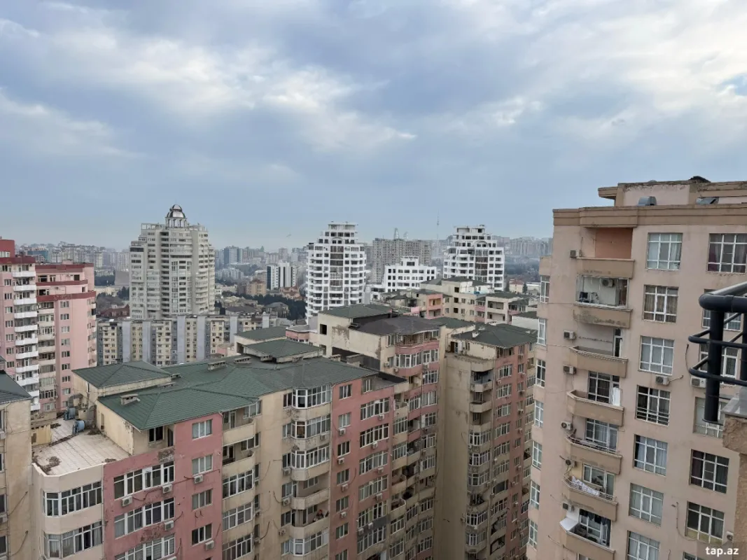 Kirayə verilir 4 otaqlı yeni tikili 190 m²