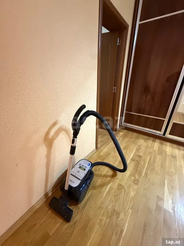 Kirayə verilir 4 otaqlı yeni tikili 190 m²