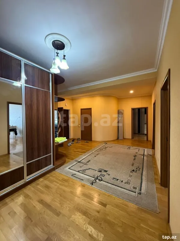 Kirayə verilir 4 otaqlı yeni tikili 190 m²