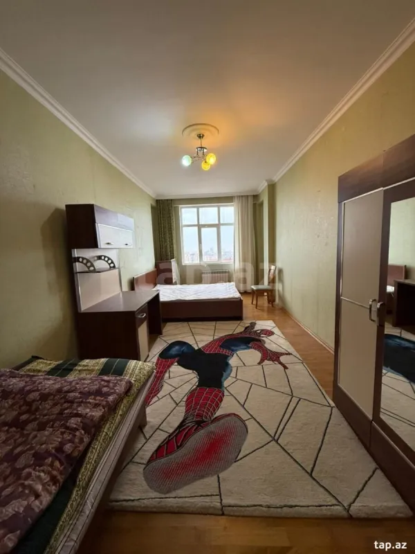 Kirayə verilir 4 otaqlı yeni tikili 190 m²