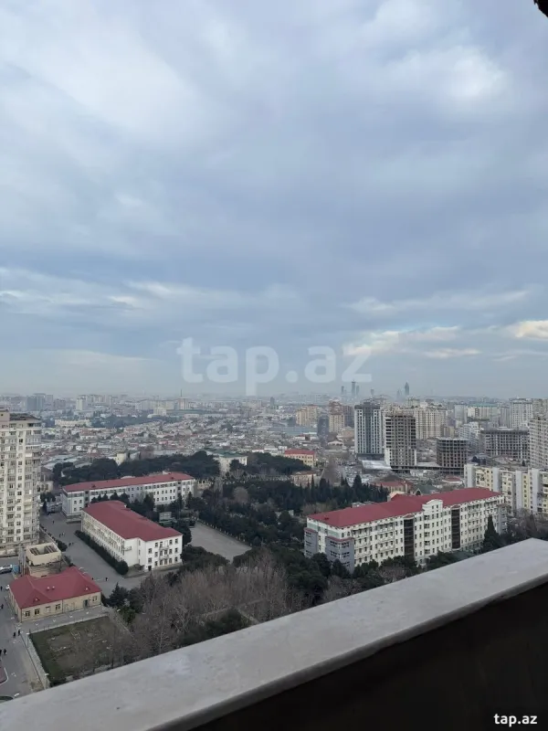 Kirayə verilir 4 otaqlı yeni tikili 190 m²