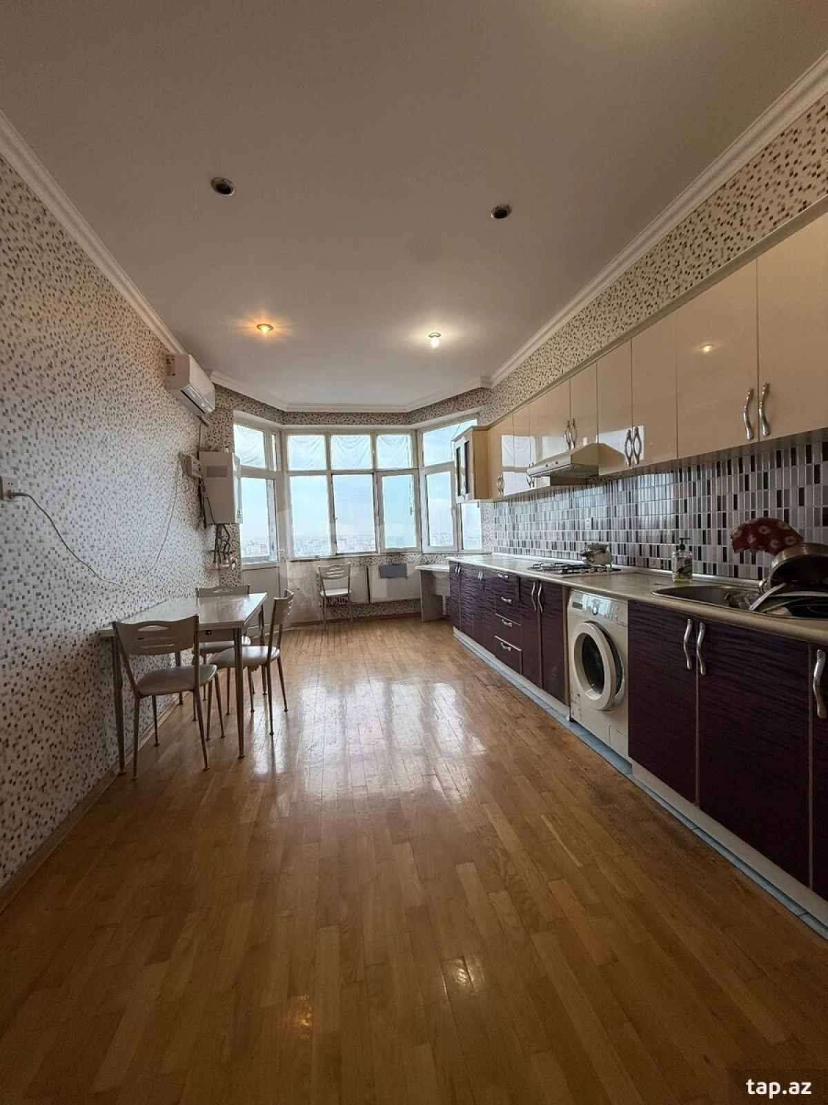 Kirayə verilir 4 otaqlı yeni tikili 190 m²