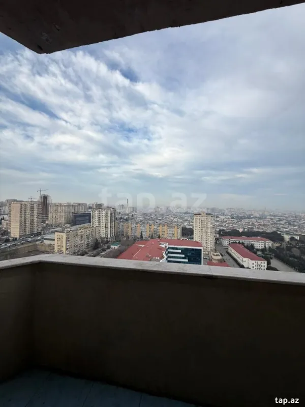 Kirayə verilir 4 otaqlı yeni tikili 190 m²