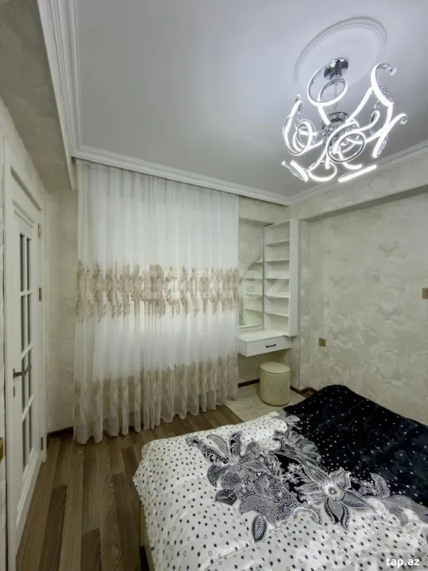 Satılır 3 otaqlı yeni tikili 82 m²