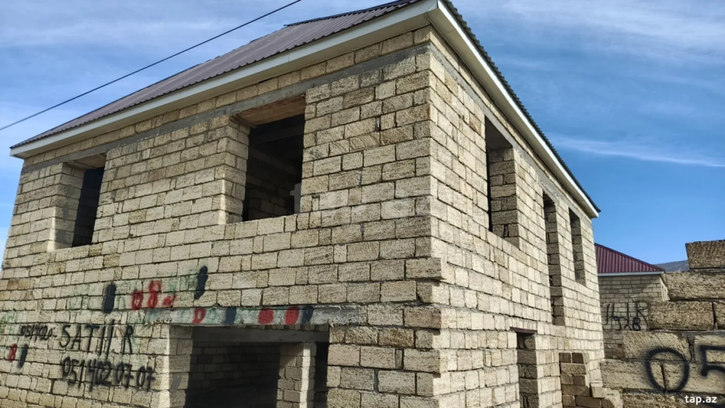 Satılır 3 otaqlı həyət evi