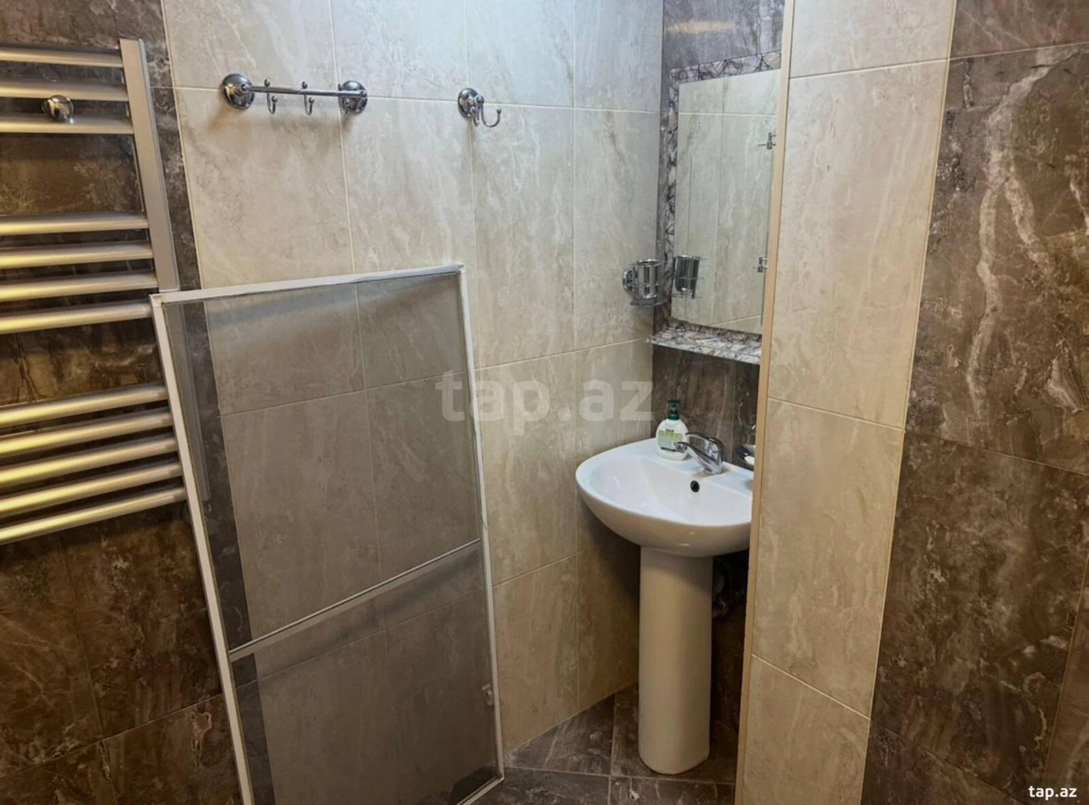 Kirayə verilir 2 otaqlı yeni tikili 80 m²