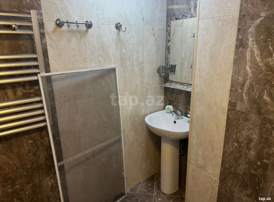 Kirayə verilir 2 otaqlı yeni tikili 80 m²