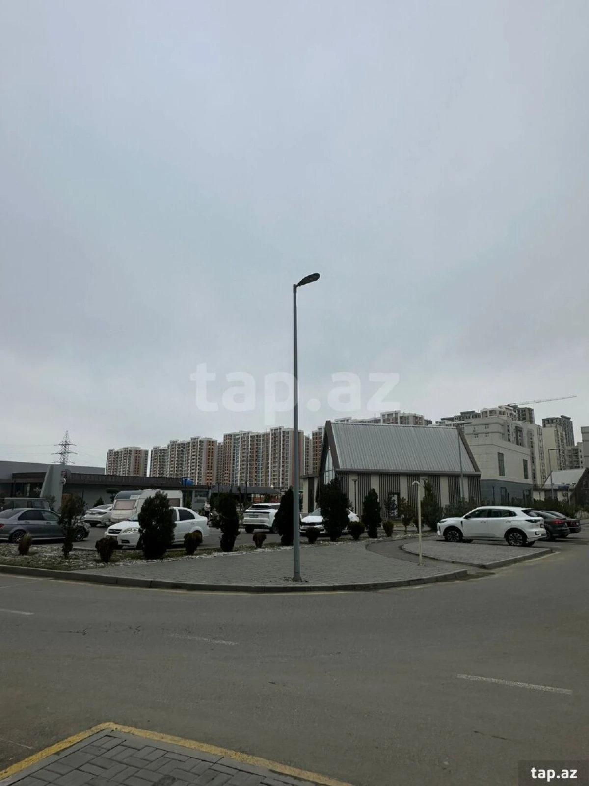 Satılır 3 otaqlı yeni tikili 84 m²