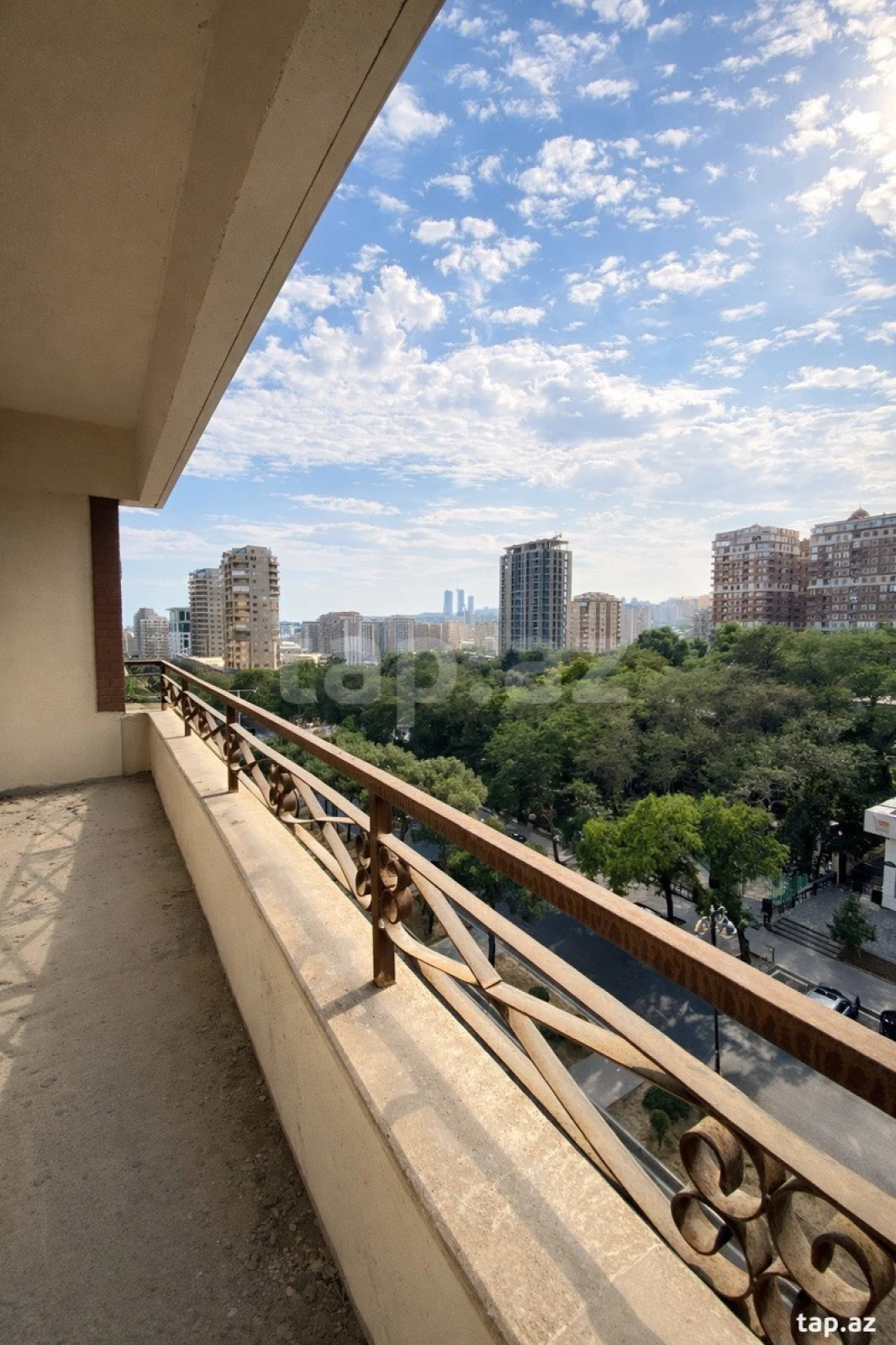 Satılır 5 otaqlı yeni tikili 256 m²