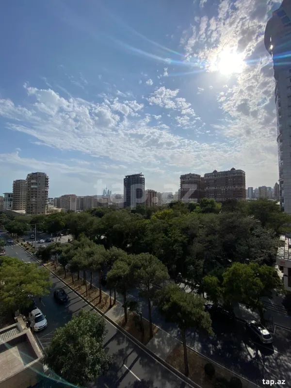 Satılır 5 otaqlı yeni tikili 256 m²