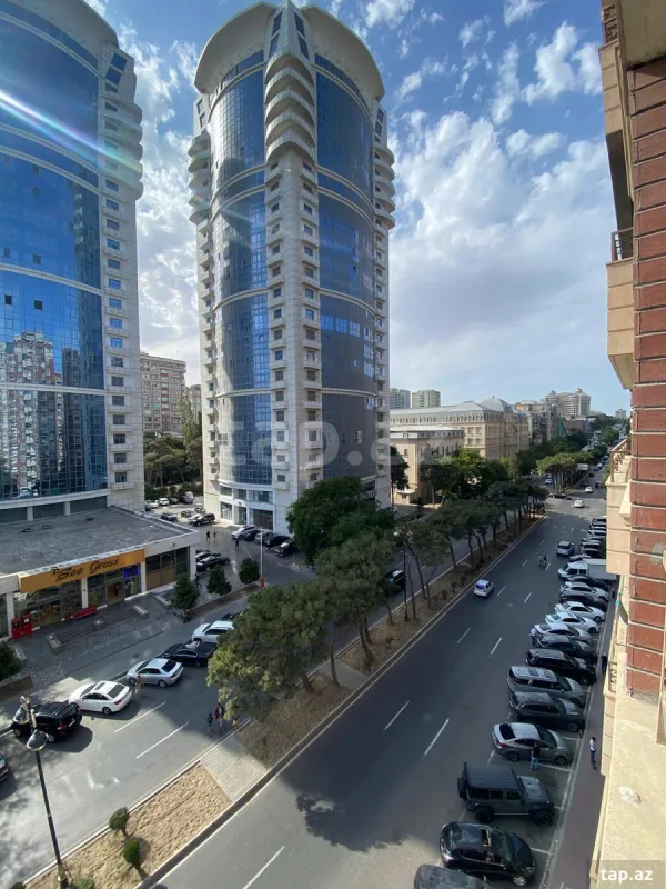 Satılır 5 otaqlı yeni tikili 256 m²