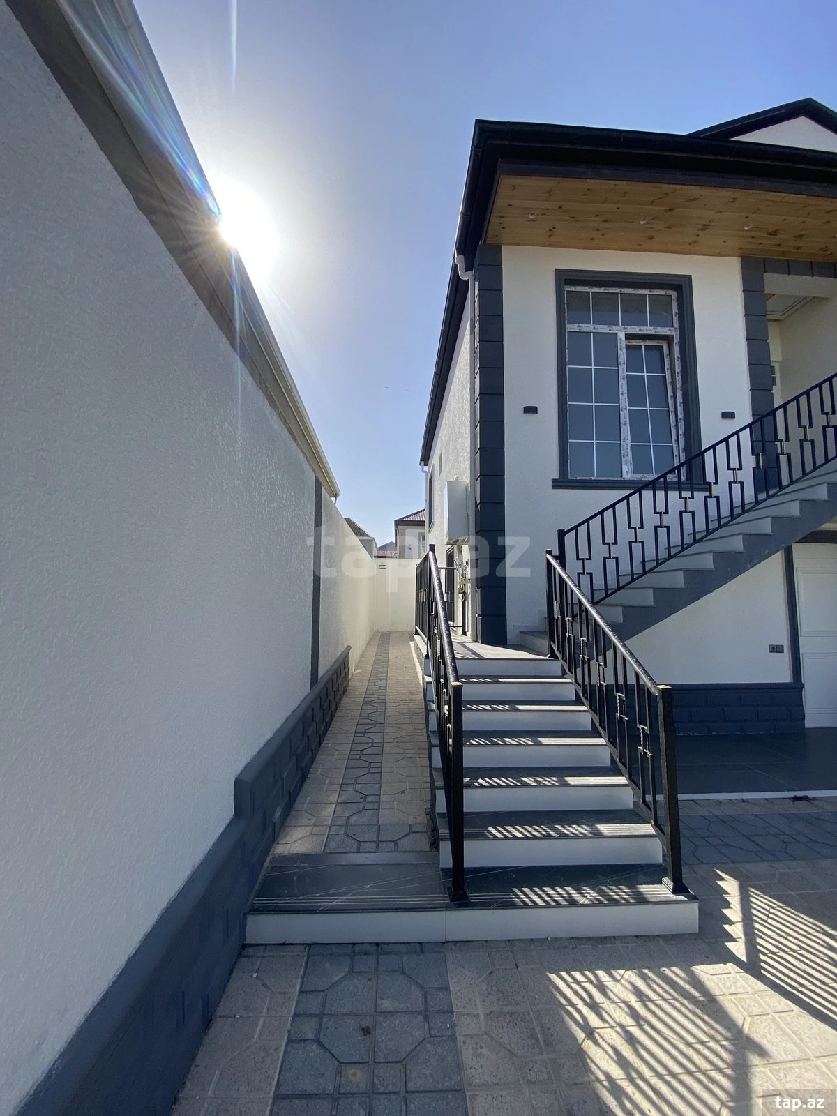 Satılır 5 otaqlı həyət evi