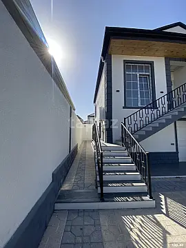 Satılır 5 otaqlı həyət evi