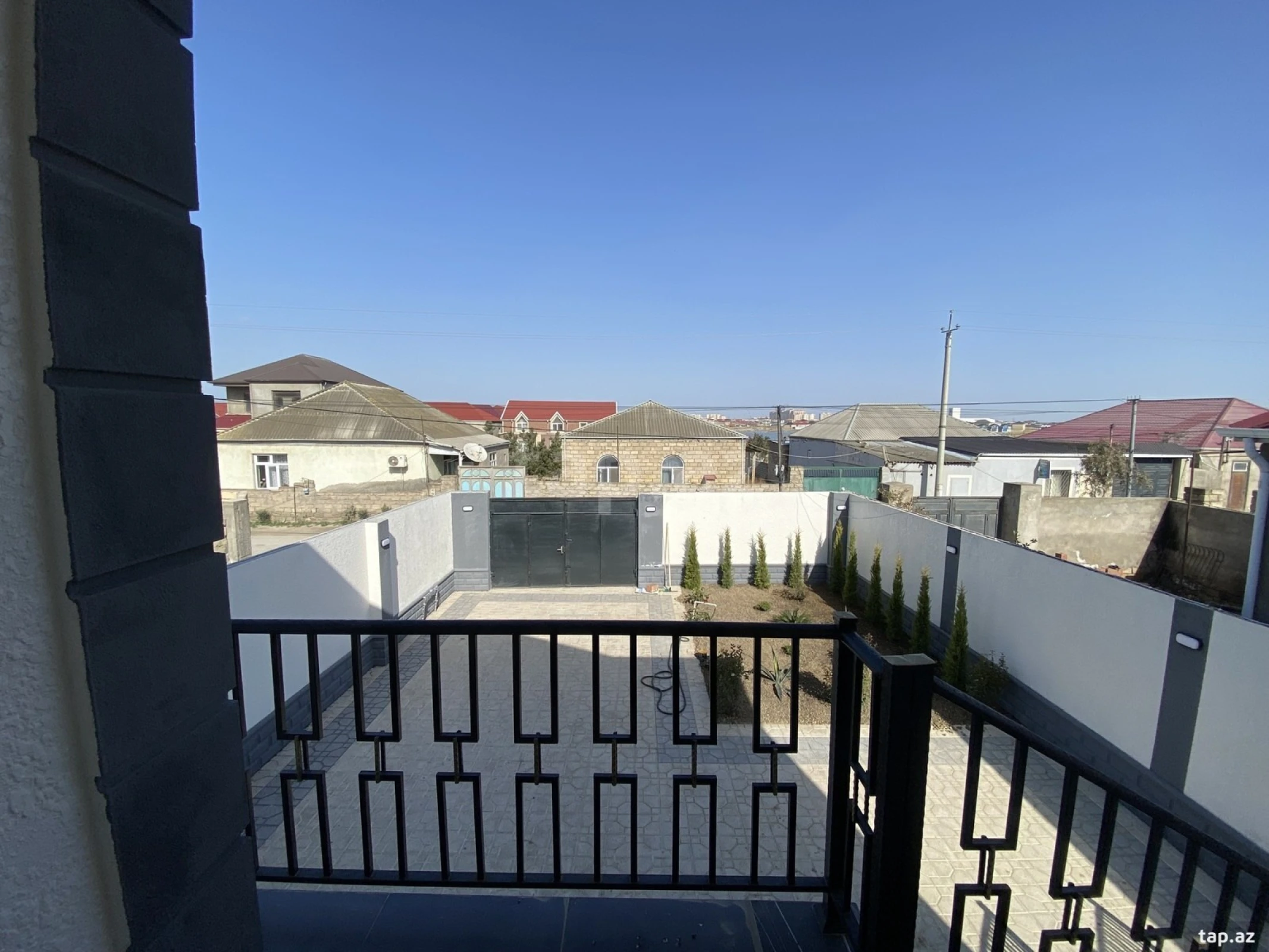 Satılır 5 otaqlı həyət evi