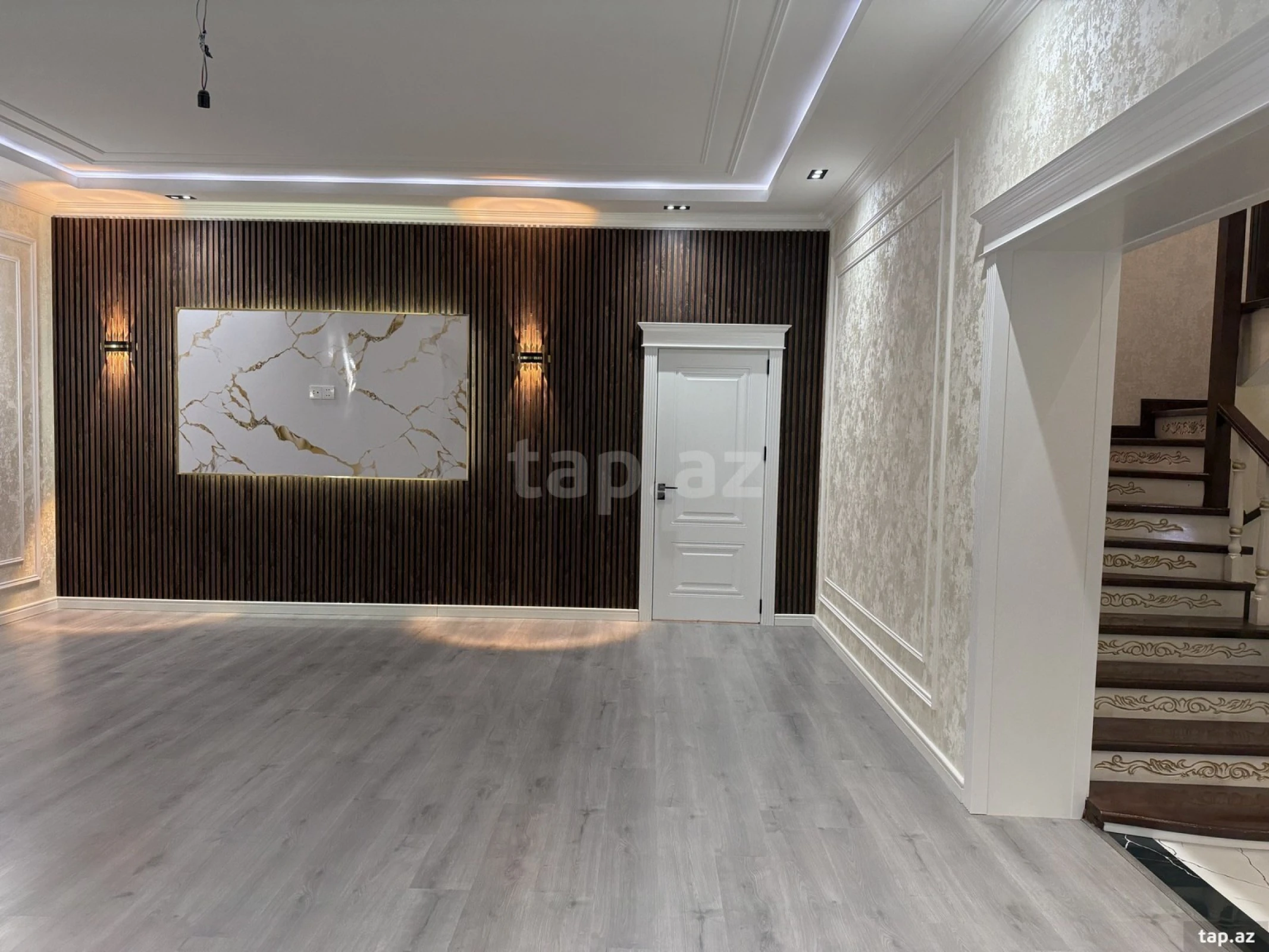 Satılır 6 otaqlı həyət evi