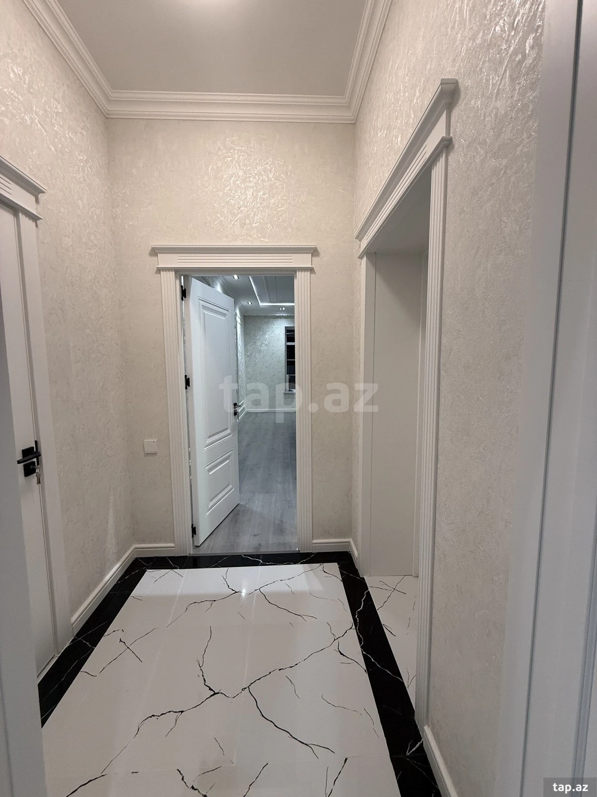 Satılır 6 otaqlı həyət evi