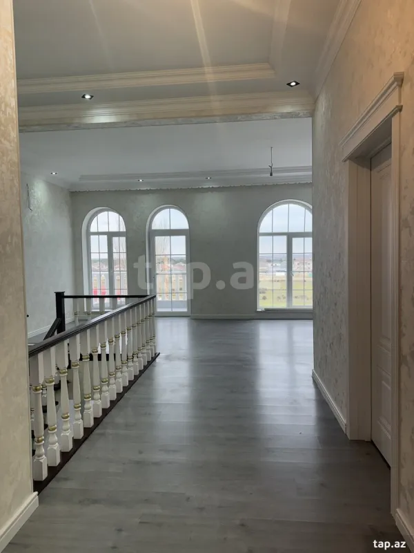 Satılır 6 otaqlı həyət evi