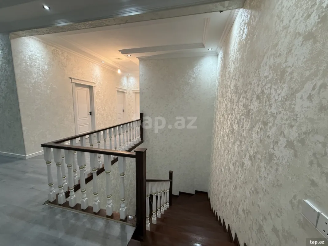 Satılır 6 otaqlı həyət evi