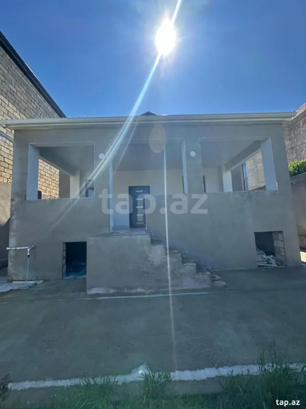 Satılır 4 otaqlı həyət evi