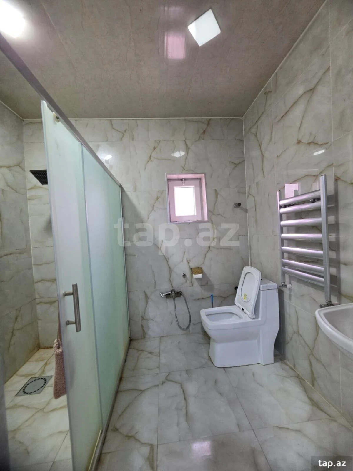 Satılır 4 otaqlı həyət evi