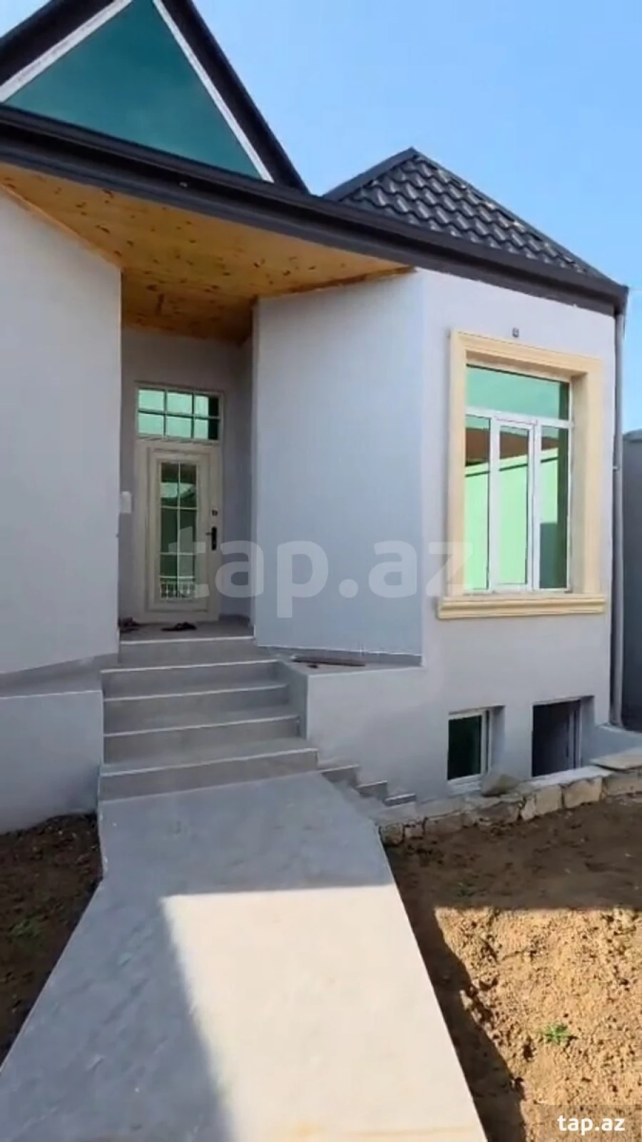 Satılır 4 otaqlı həyət evi
