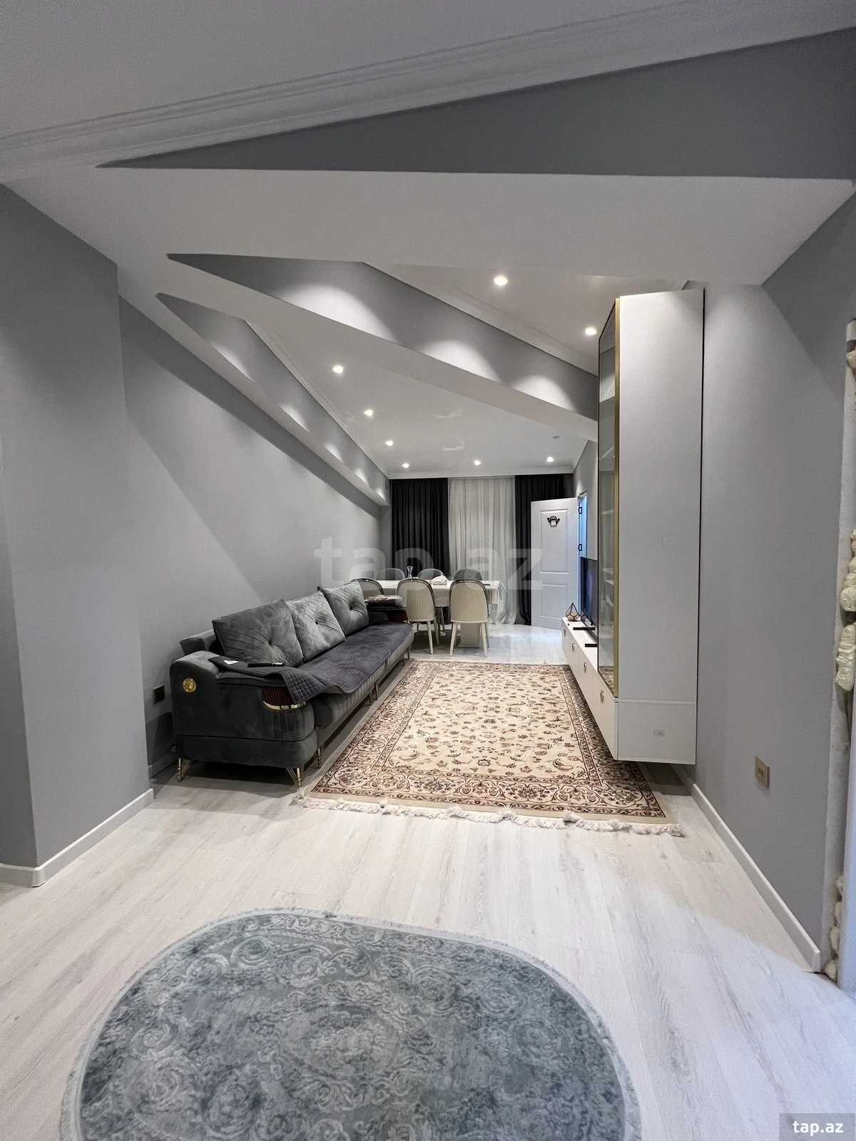 Satılır 2 otaqlı yeni tikili 75 m²