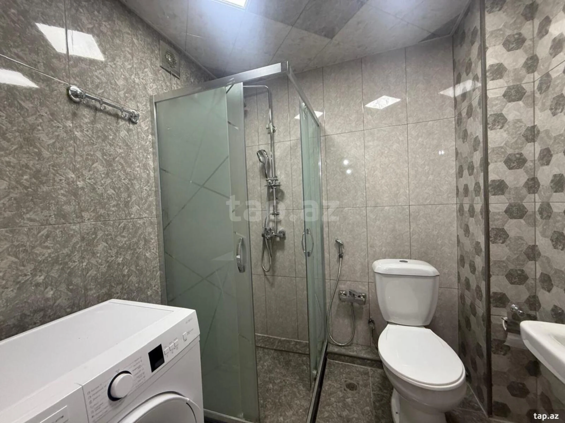 Kirayə verilir 1 otaqlı yeni tikili 60 m²