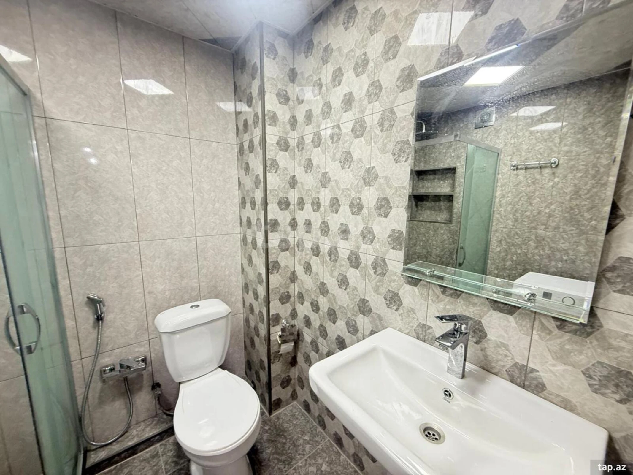 Kirayə verilir 1 otaqlı yeni tikili 60 m²