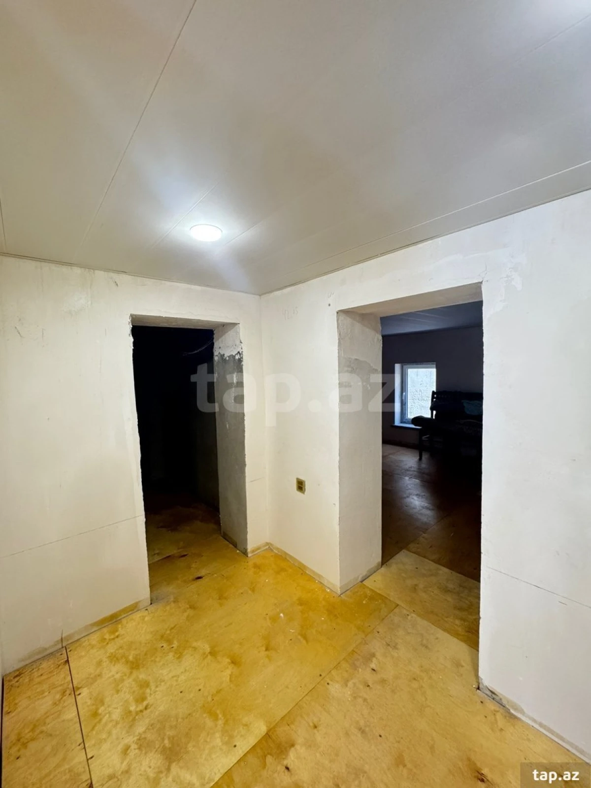 Satılır 4 otaqlı həyət evi