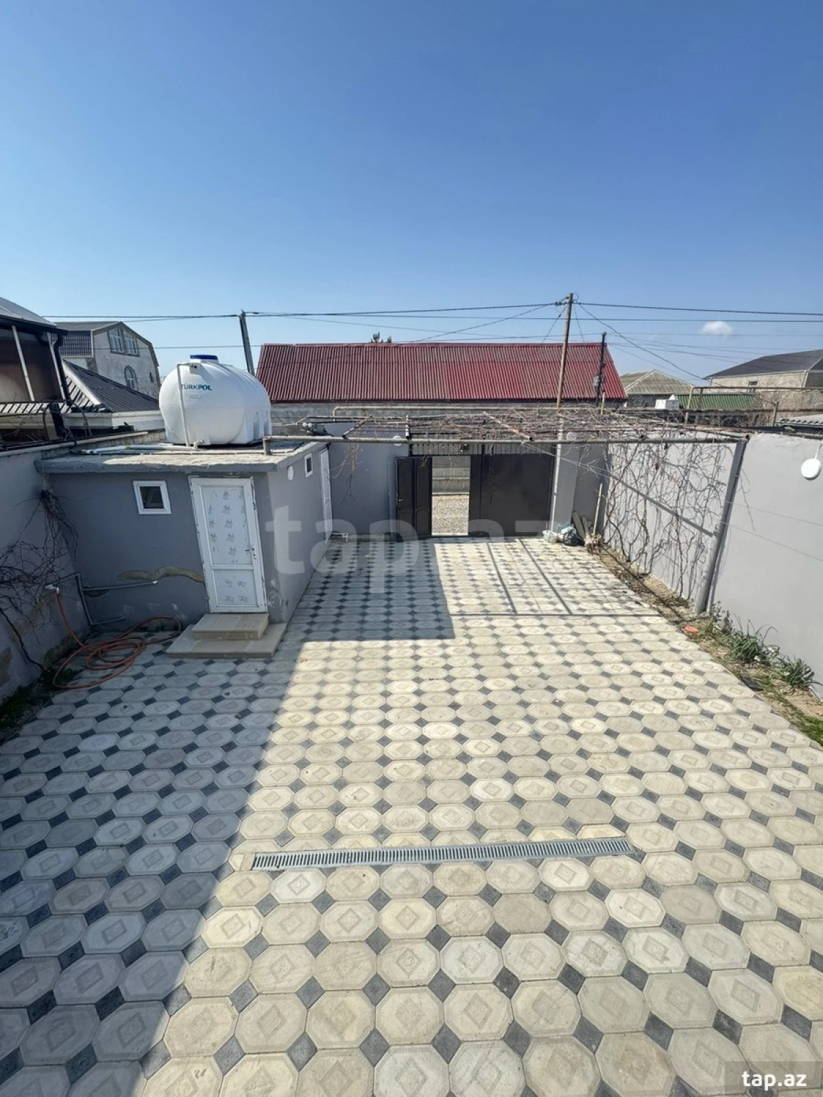 Satılır 4 otaqlı həyət evi