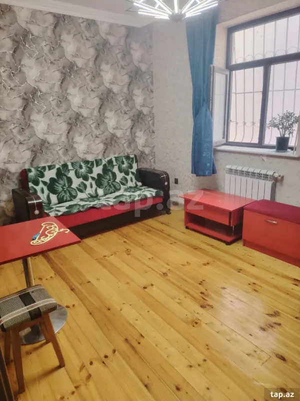 Kirayə verilir 3 otaqlı həyət evi