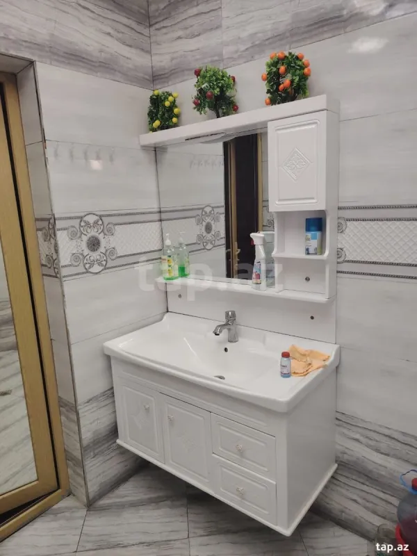 Kirayə verilir 3 otaqlı həyət evi