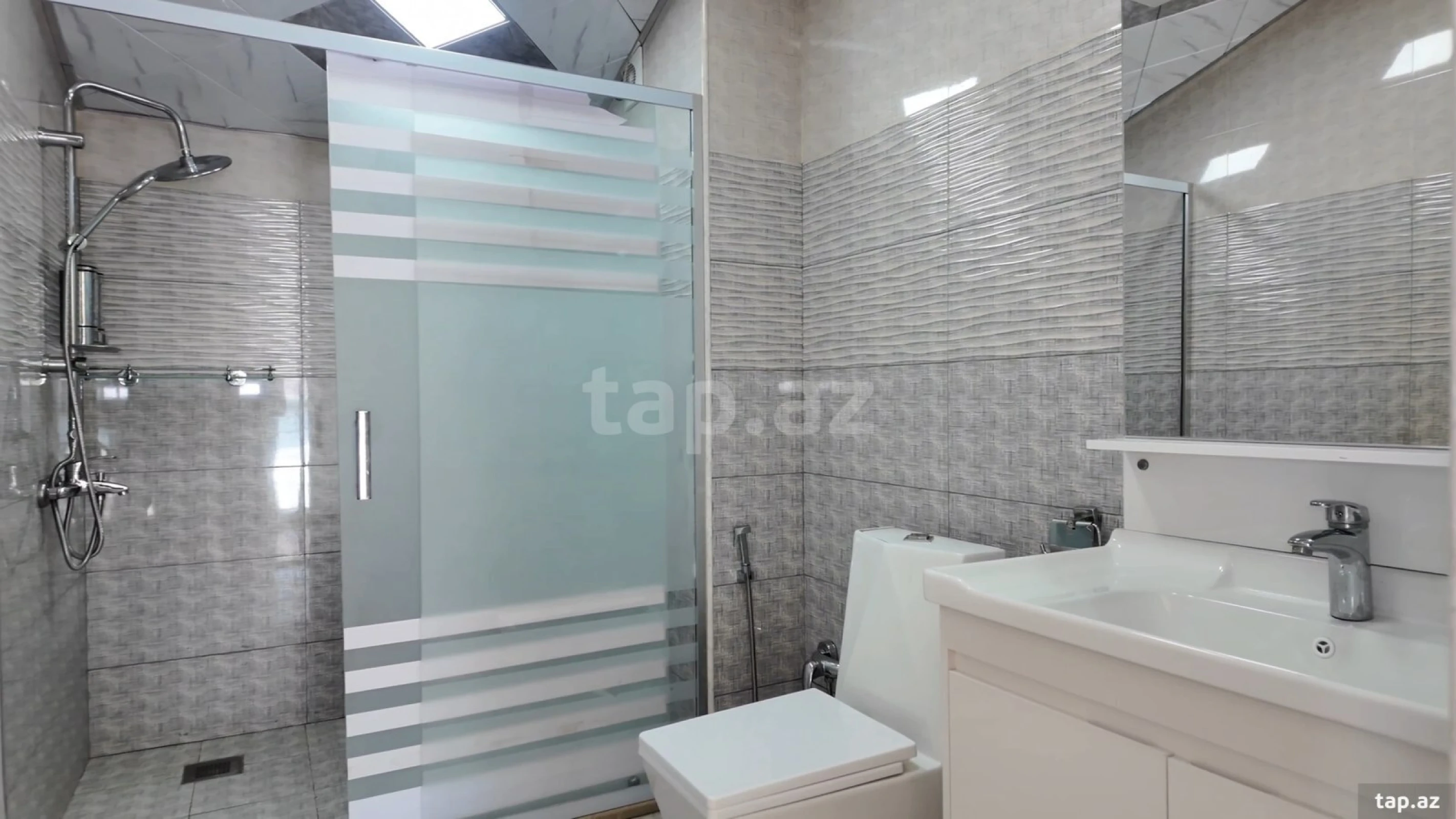 Kirayə verilir 5 otaqlı həyət evi