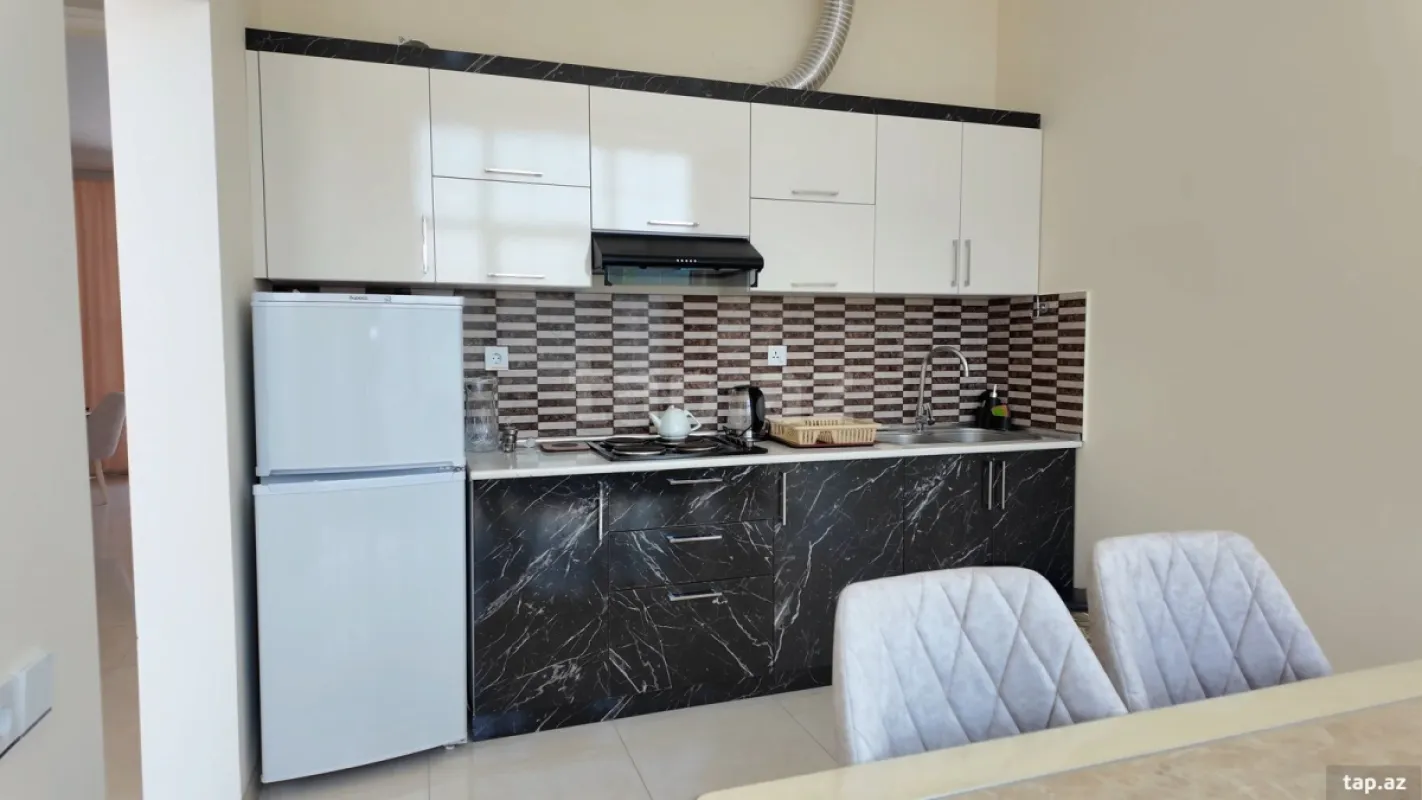 Kirayə verilir 5 otaqlı həyət evi