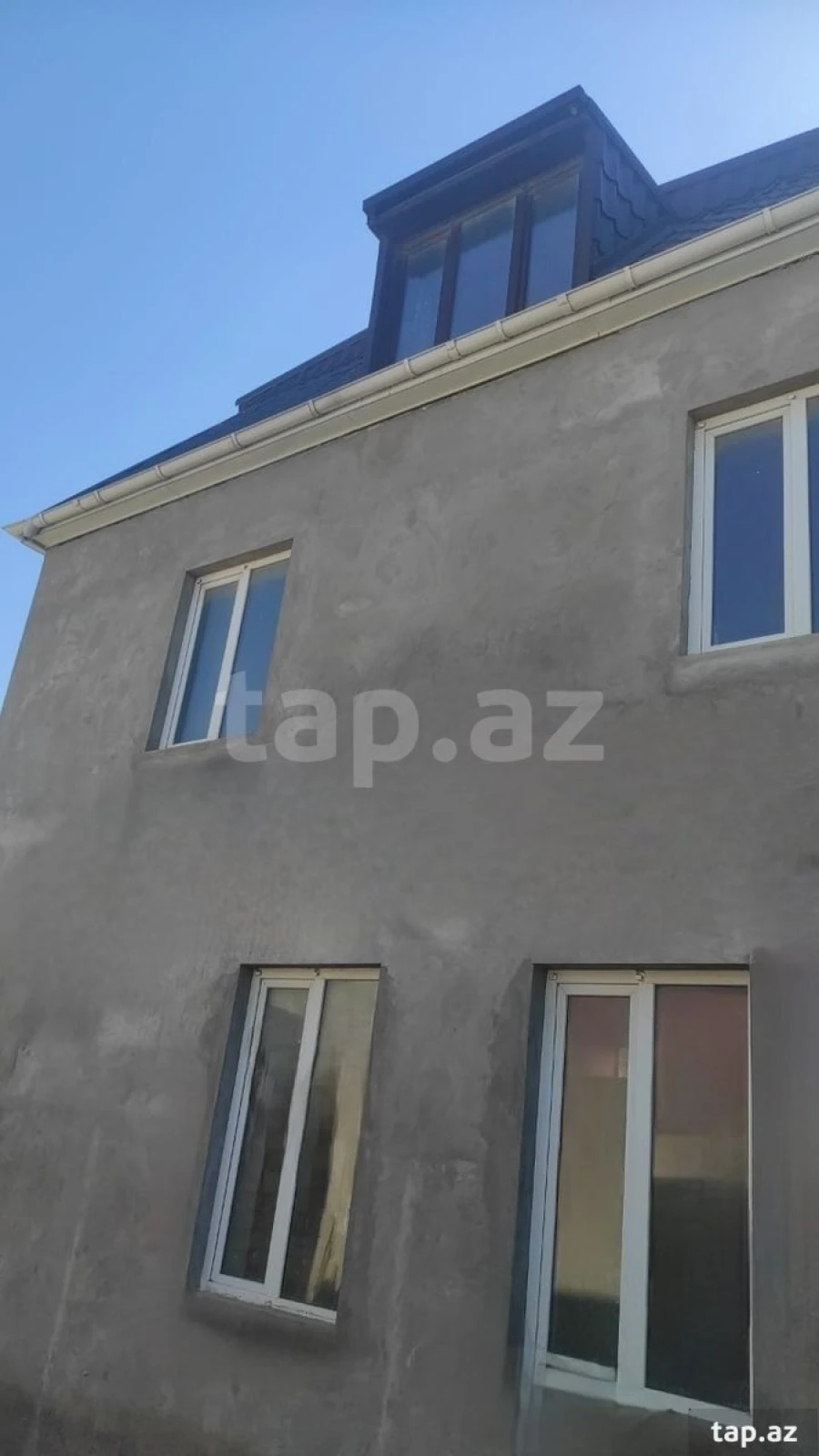 Satılır 6 otaqlı həyət evi