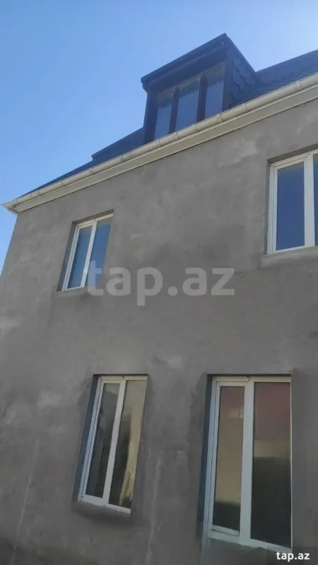 Satılır 6 otaqlı həyət evi