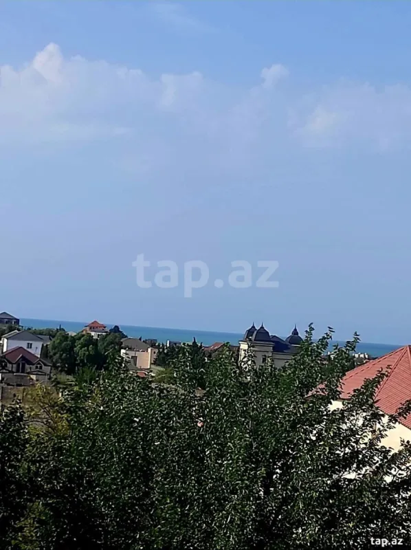 Satılır 6 otaqlı həyət evi