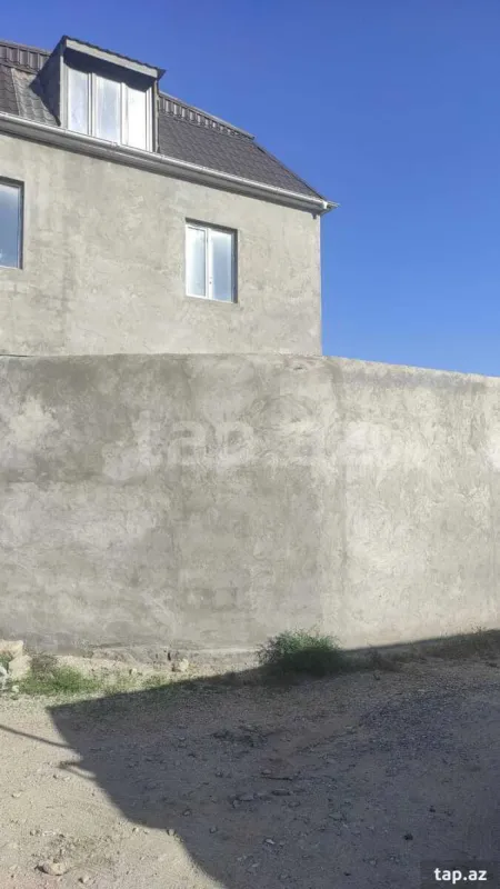 Satılır 6 otaqlı həyət evi