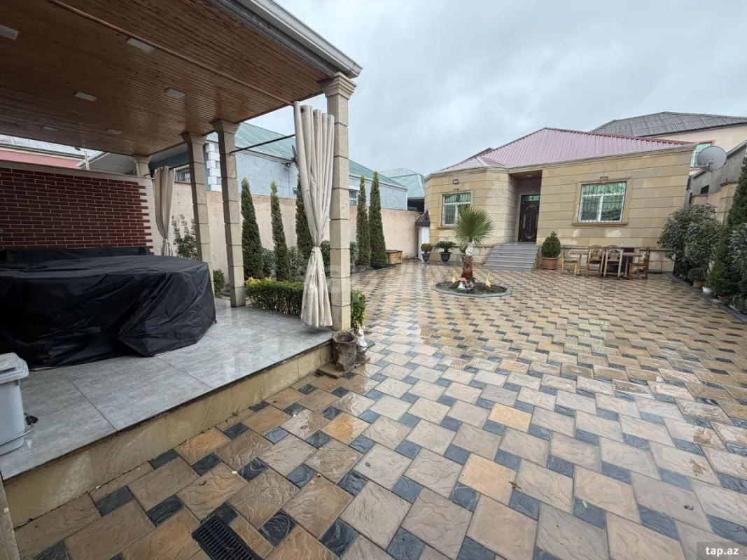 Satılır 4 otaqlı həyət evi 300 m²