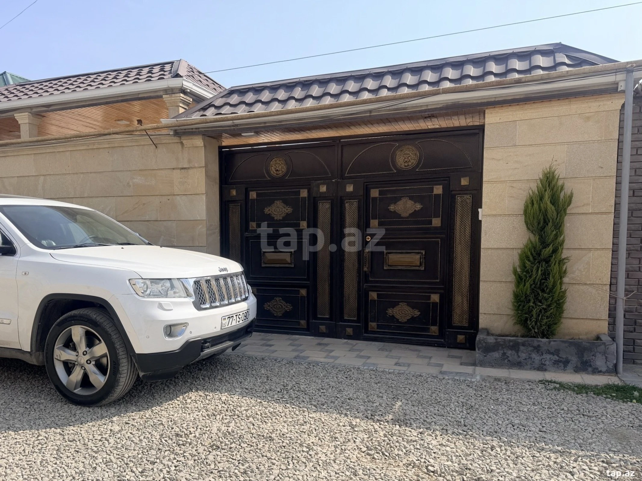 Satılır 4 otaqlı həyət evi 300 m²