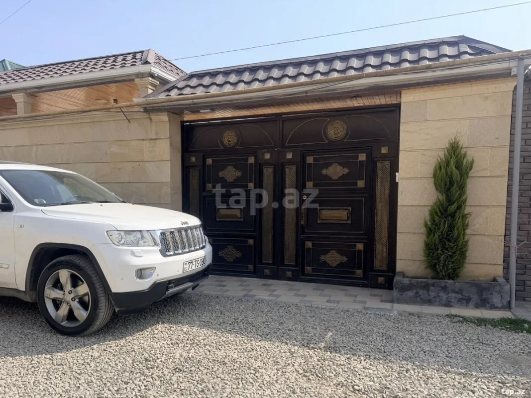 Satılır 4 otaqlı həyət evi 300 m²