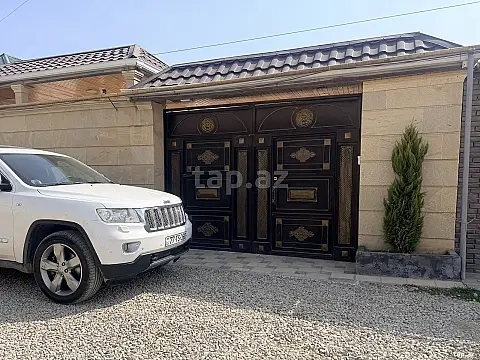 Satılır 4 otaqlı həyət evi 300 m²