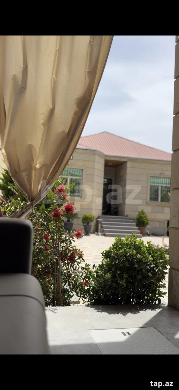 Satılır 4 otaqlı həyət evi 300 m²