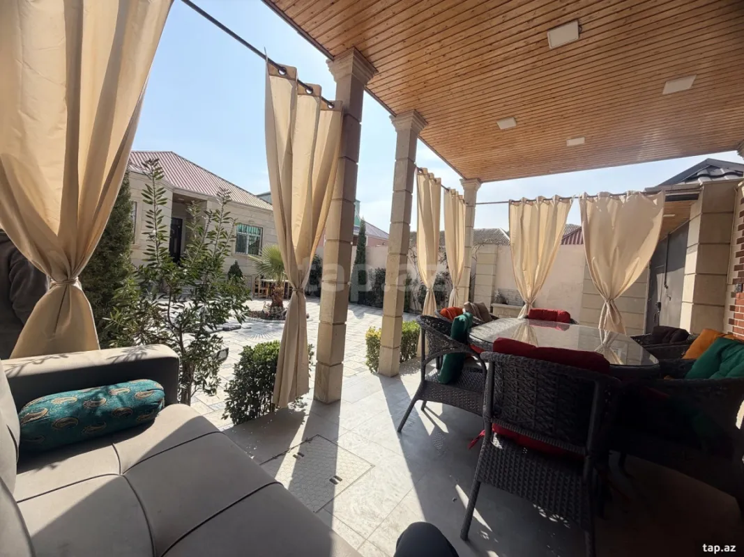 Satılır 4 otaqlı həyət evi 300 m²