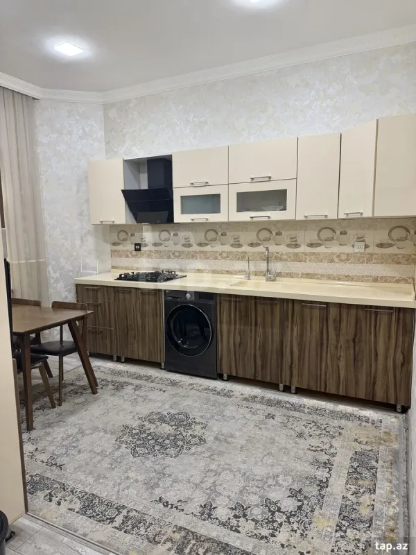 Satılır 4 otaqlı həyət evi 300 m²