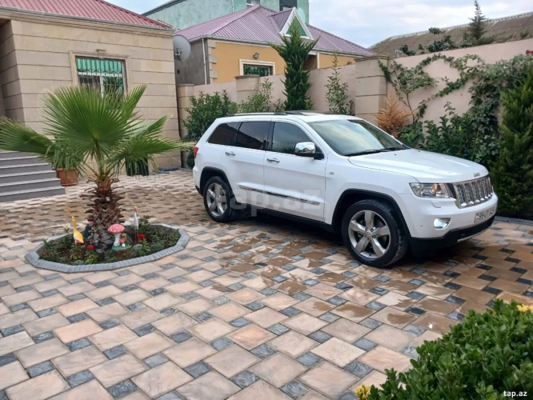 Satılır 4 otaqlı həyət evi 300 m²