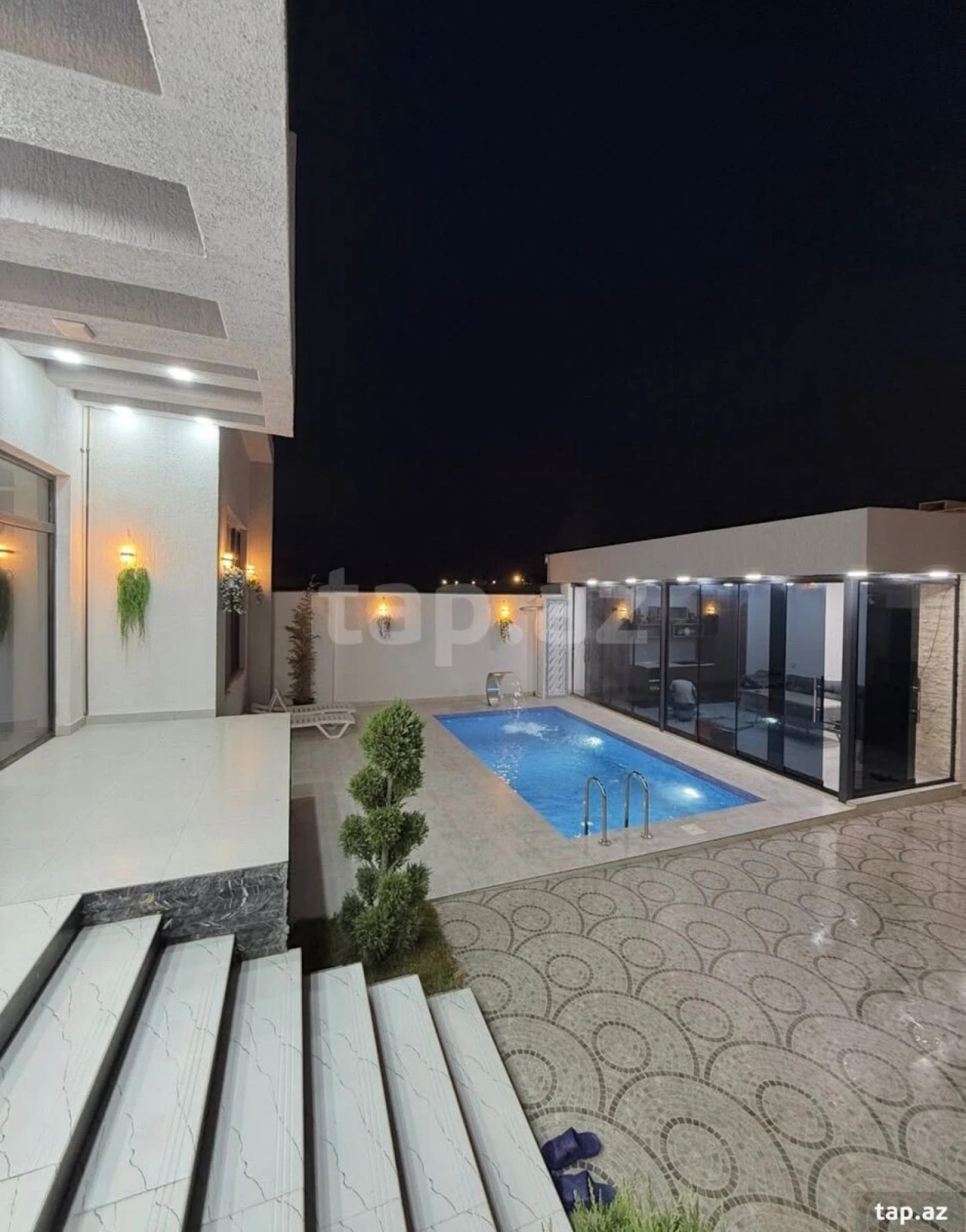 Kirayə verilir 5 otaqlı yeni tikili 100 m²