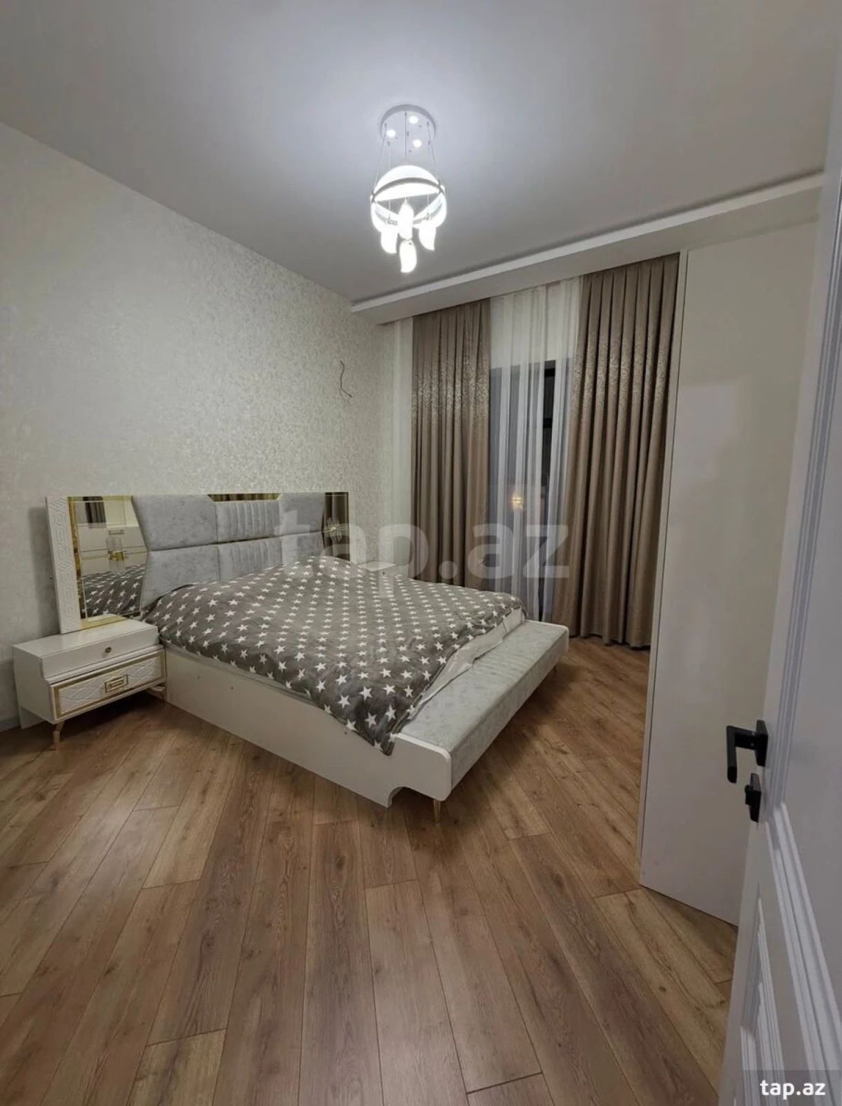 Kirayə verilir 5 otaqlı yeni tikili 100 m²